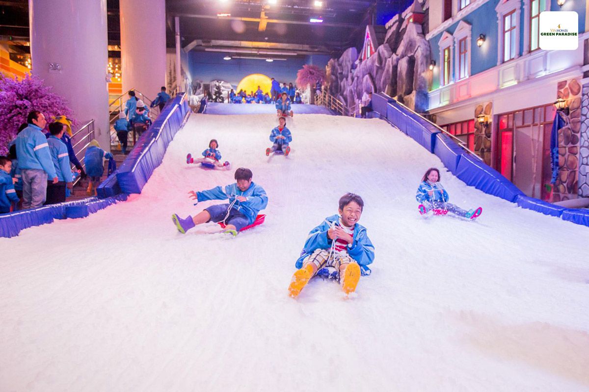 Trải nghiệm trượt tuyết tại Winter Wonderland Vinhomes Cần Giờ 
